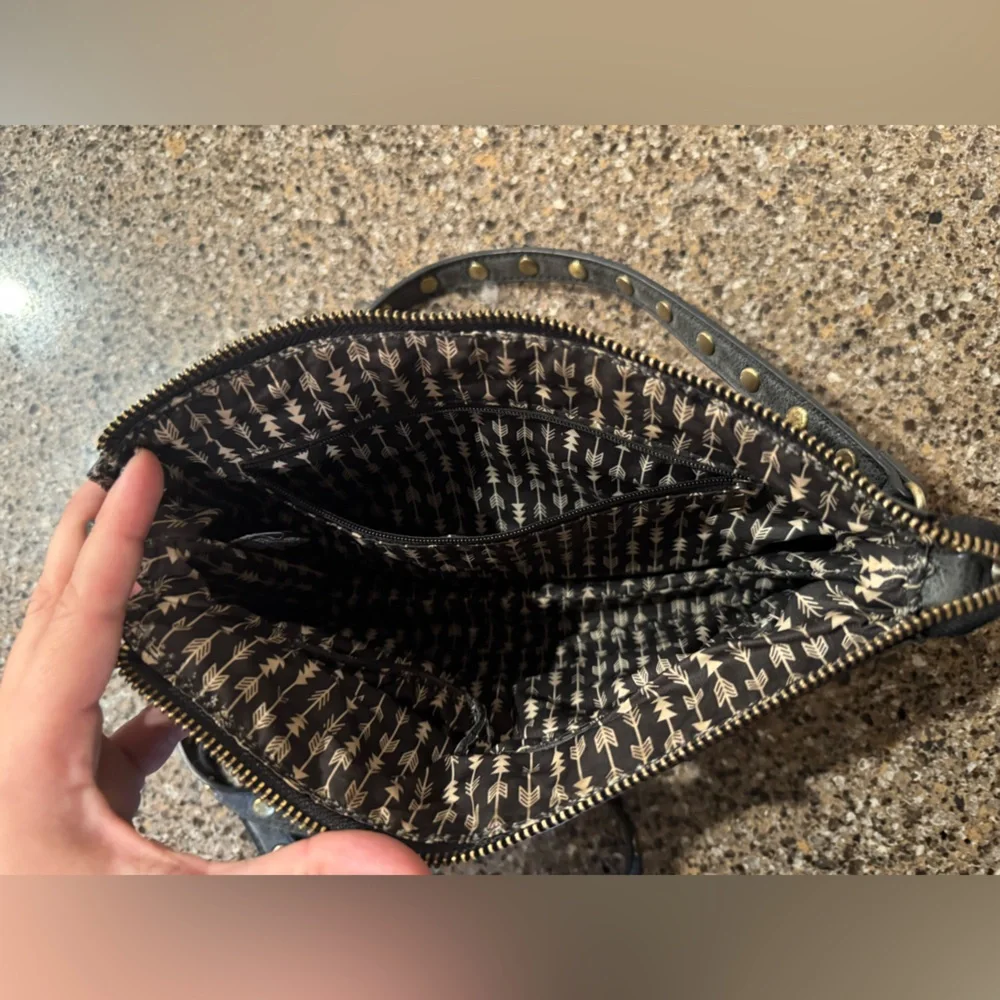 Stylish Black faux leather Bag with Gold Accents - USED - Picture 6 of 6